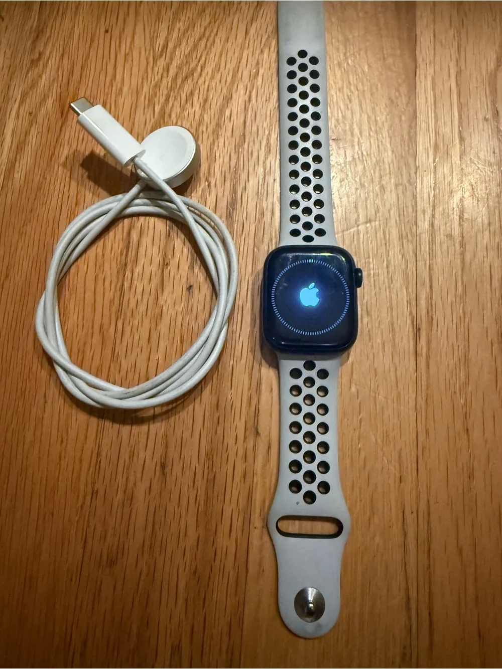 Open to offers | Apple Watch Series 7 GPS 41mm + Accessories | 90% 🔋 Health |